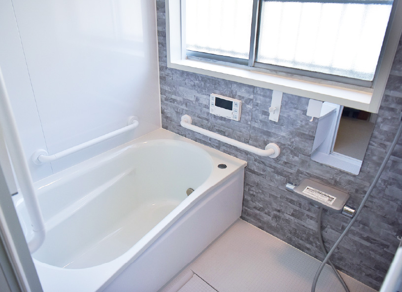 About 地元、柏市布施で創業50年以上。自社職人施工で、一人の職人が最後まで担当します。安心の信頼の職人集団。